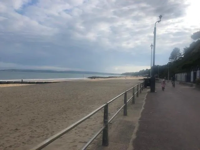 2 Bed Garden Apartment By Beach In Alum Chine, Bournemouth