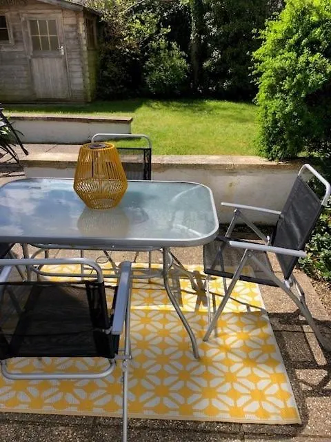 2 Bed Garden Apartment By Beach In Alum Chine, Bournemouth United Kingdom