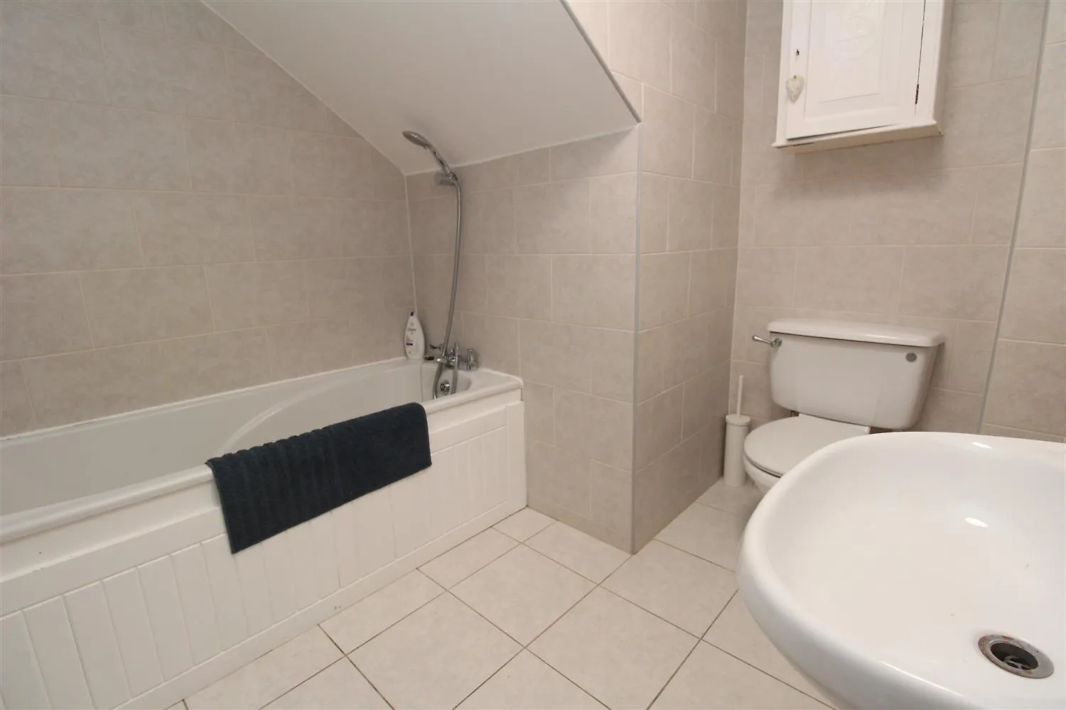 2 Bed Garden Apartment By Beach In Alum Chine, Bournemouth