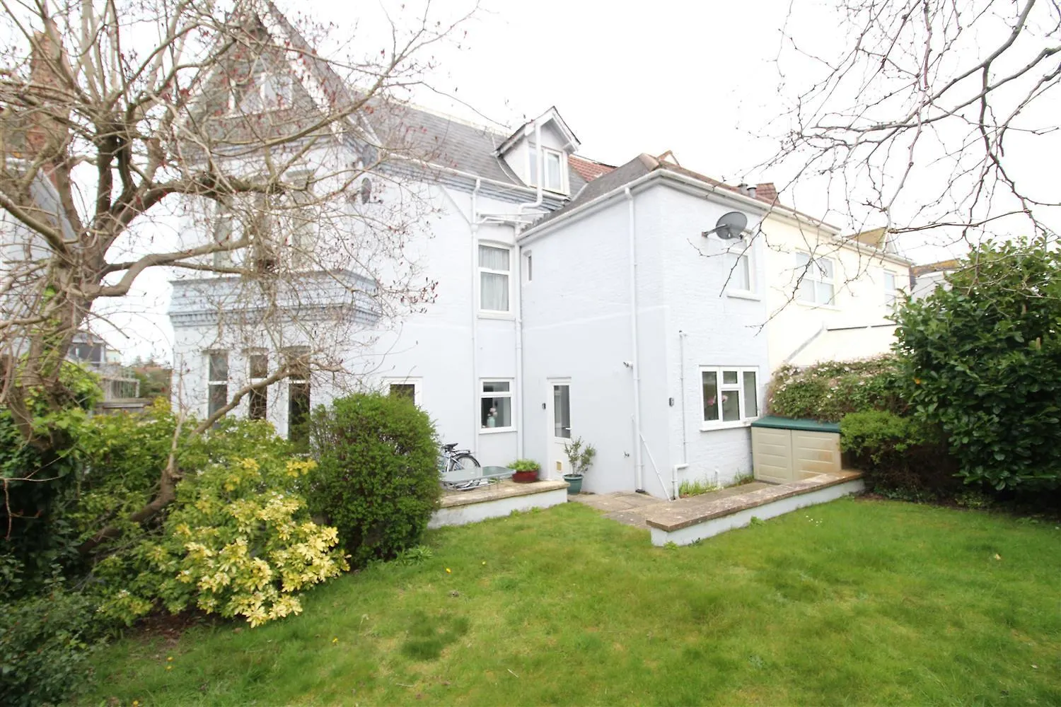 2 Bed Garden Apartment By Beach In Alum Chine, Bournemouth 0*,  United Kingdom