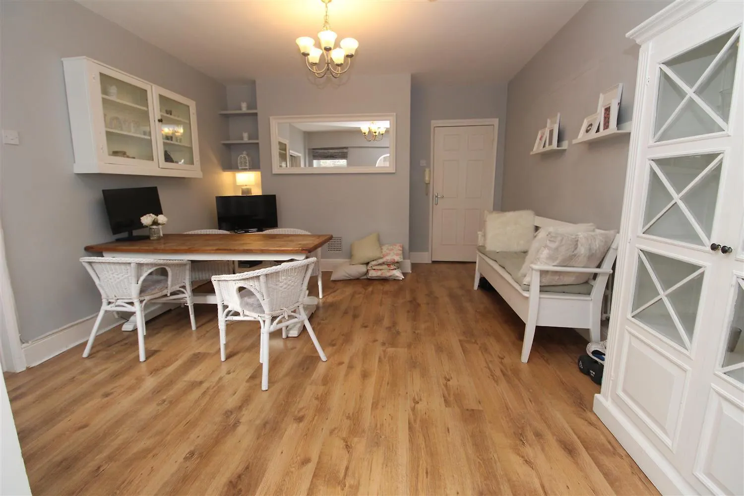 2 Bed Garden Apartment By Beach In Alum Chine, Bournemouth